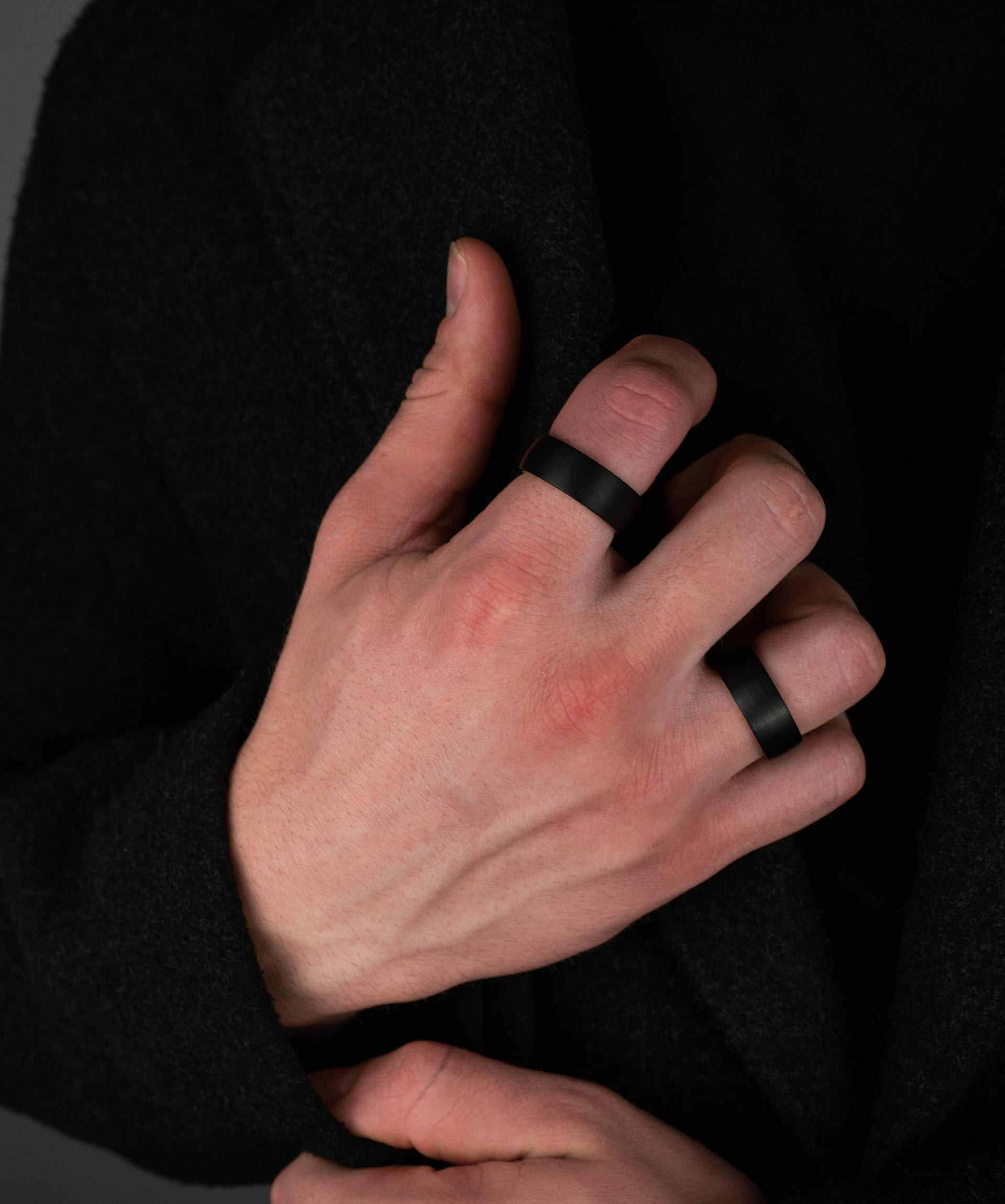 Black satin finish tungsten ring with etched outer band and olive wood inner band, Plain Whiskey Barrel Ring. Suitable for casual and special occasions.